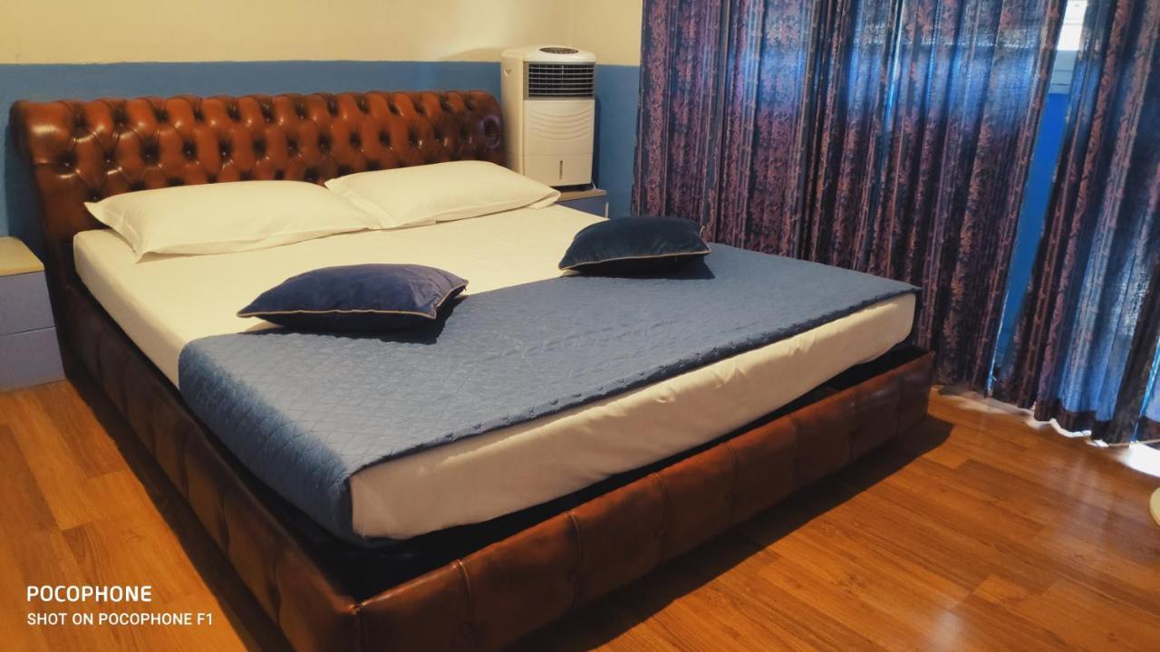 Two Ducks Hostel Roma Ngoại thất bức ảnh